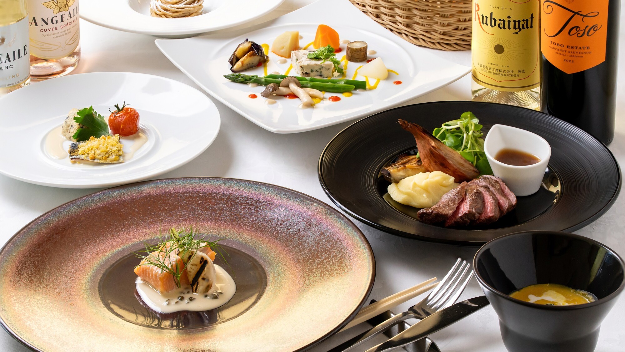 2025秋　風コース-メイン-黒毛和牛ロース肉にジャガイモと季節野菜を添えて