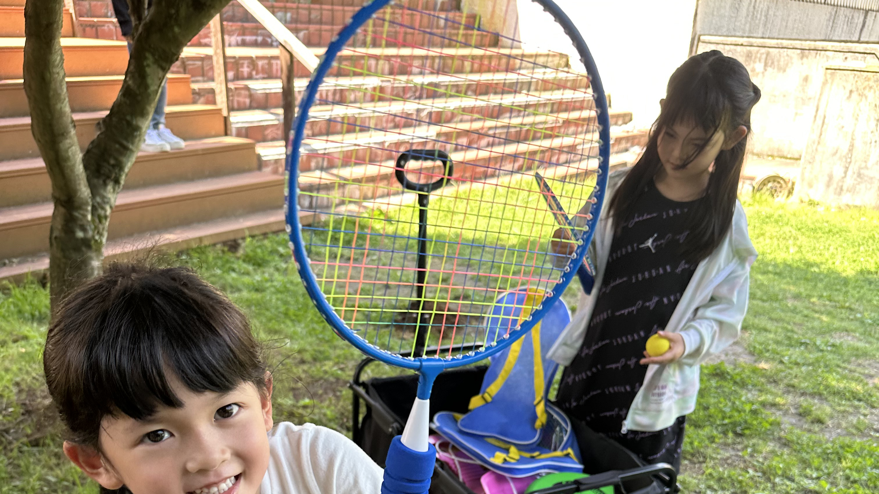 中庭で遊べる遊具