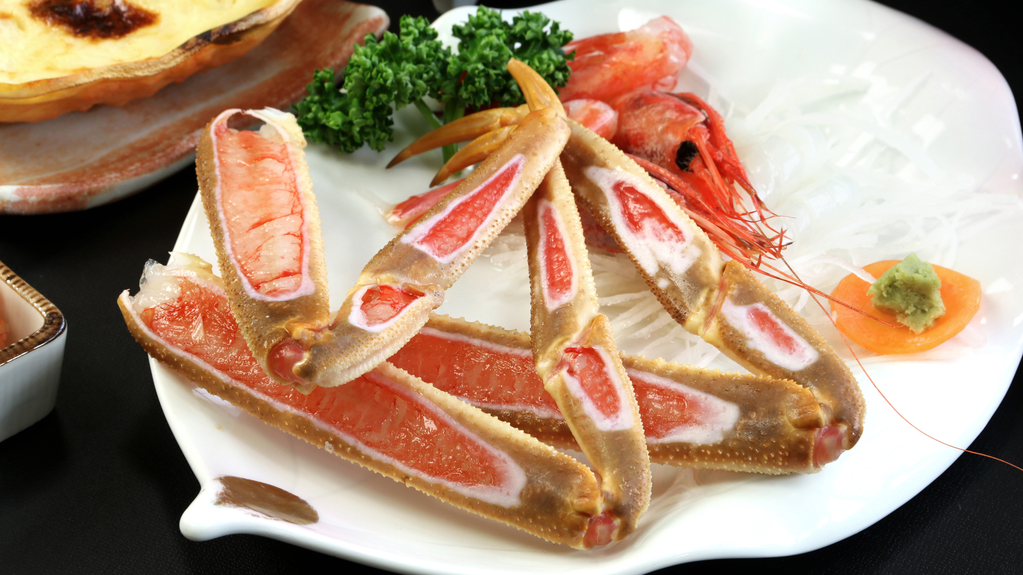 甘みあふれる　松葉蟹刺身