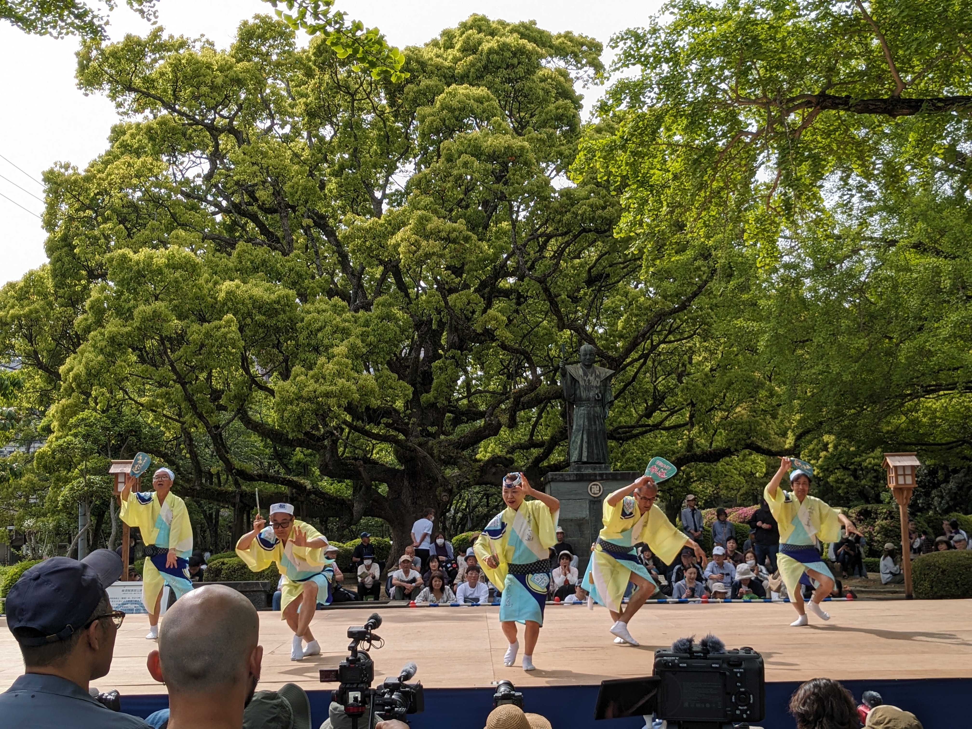 徳島城阿波おどり2024（横須賀家政像前広場）舞台踊り (3)