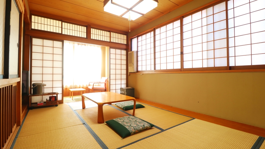 #8畳_足を伸ばしてゆっくりとおくつろぎください