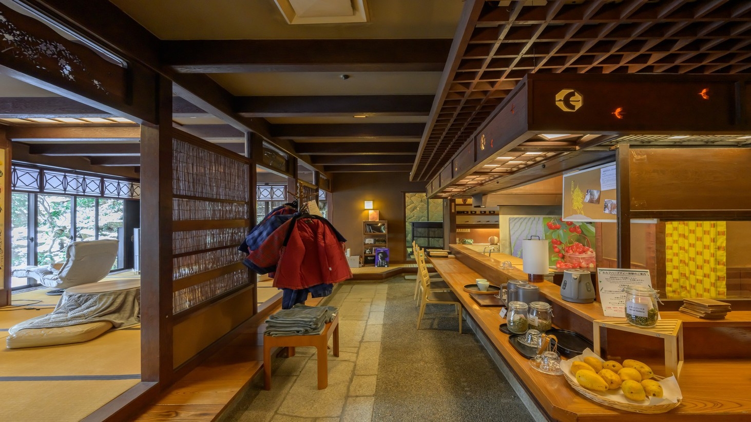 【２つのラウンジで使えるチケット500円付】卒業旅行応援◎1泊朝食＋ドリンクチケット＋色浴衣特典