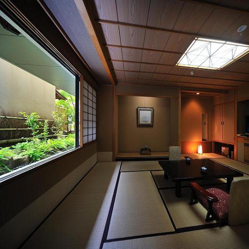 <Senkeien Ivy> 12 tatami Japanese-style room, small and relaxing time
