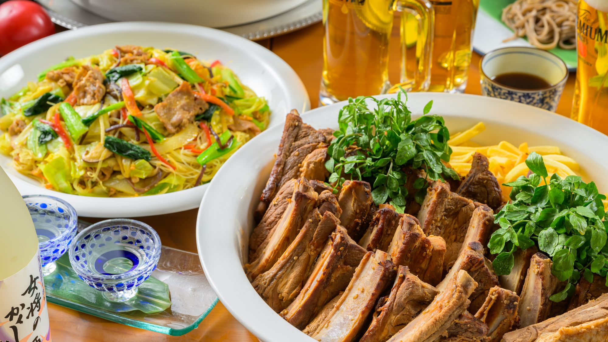 ビールがすすむスタミナ料理が勢ぞろい。夏の夜を盛り上げる、ボリューム満点の人気メニューです。