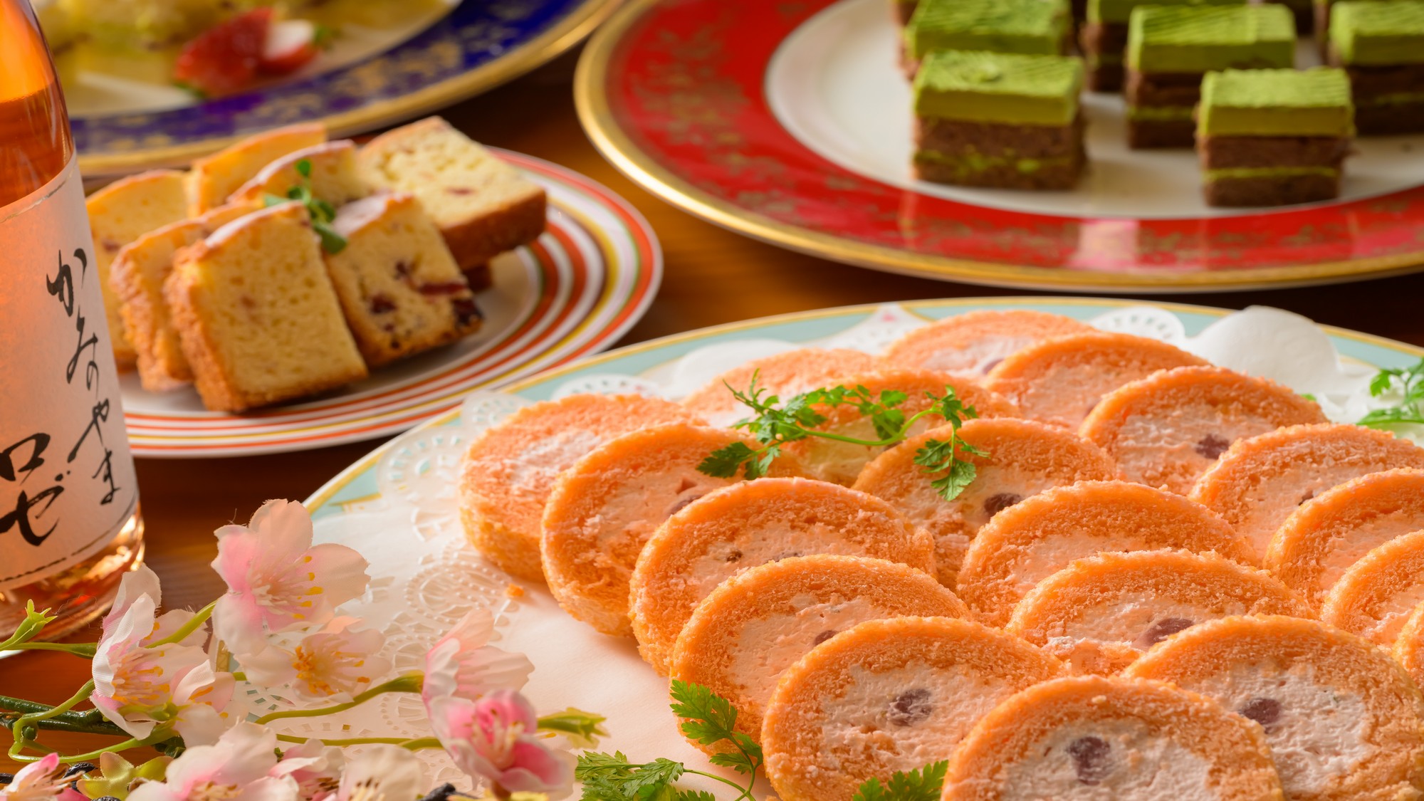 デザートまで春色に染まって。食後のひとときを甘く彩る、幸せのスイーツを♪