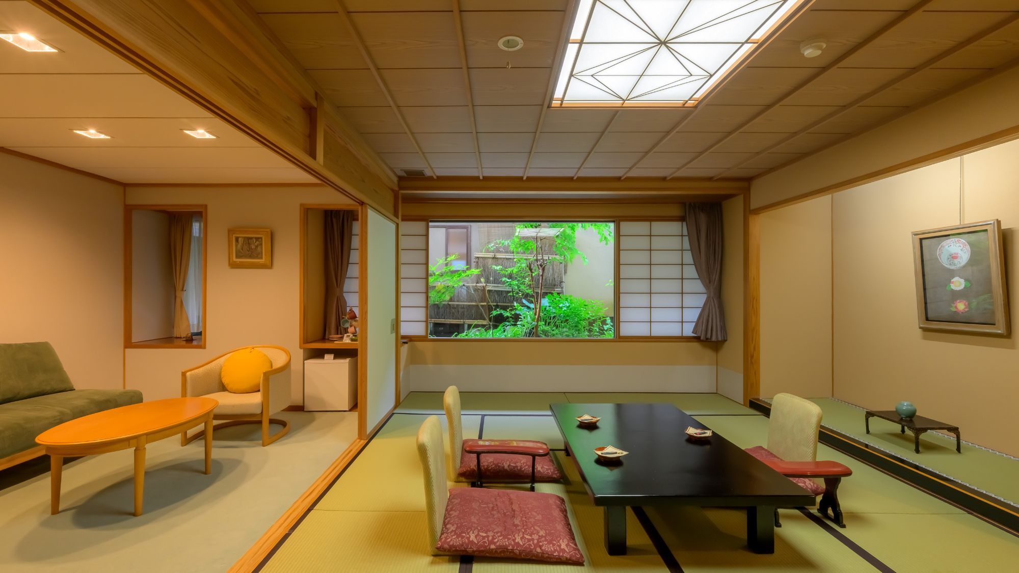 【特別室仙渓園ー蔦ー】居心地の良い二間続きの客室です。