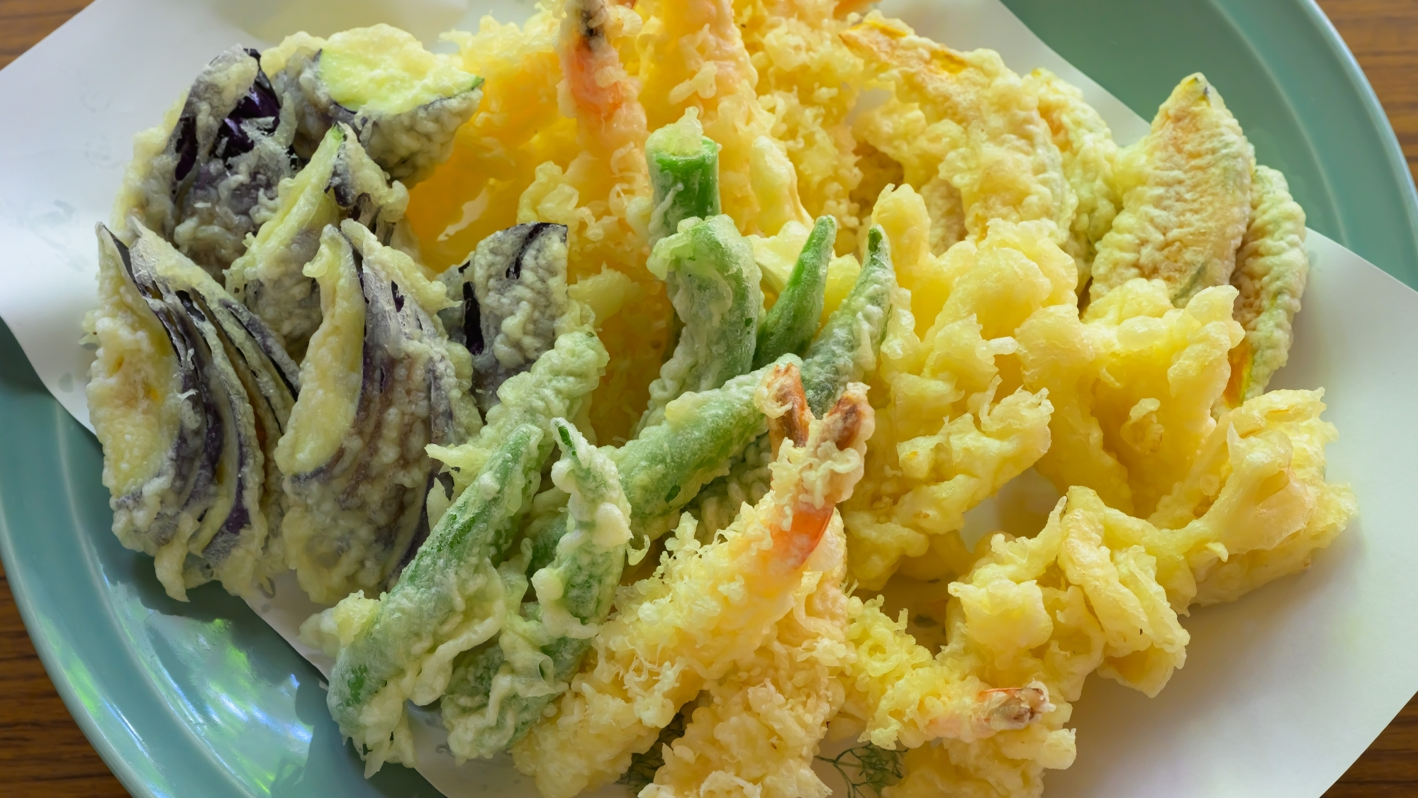 揚げたての天ぷらは、ライブキッチンで。心も身体も温まる、雪国ならではの食卓をお楽しみください。