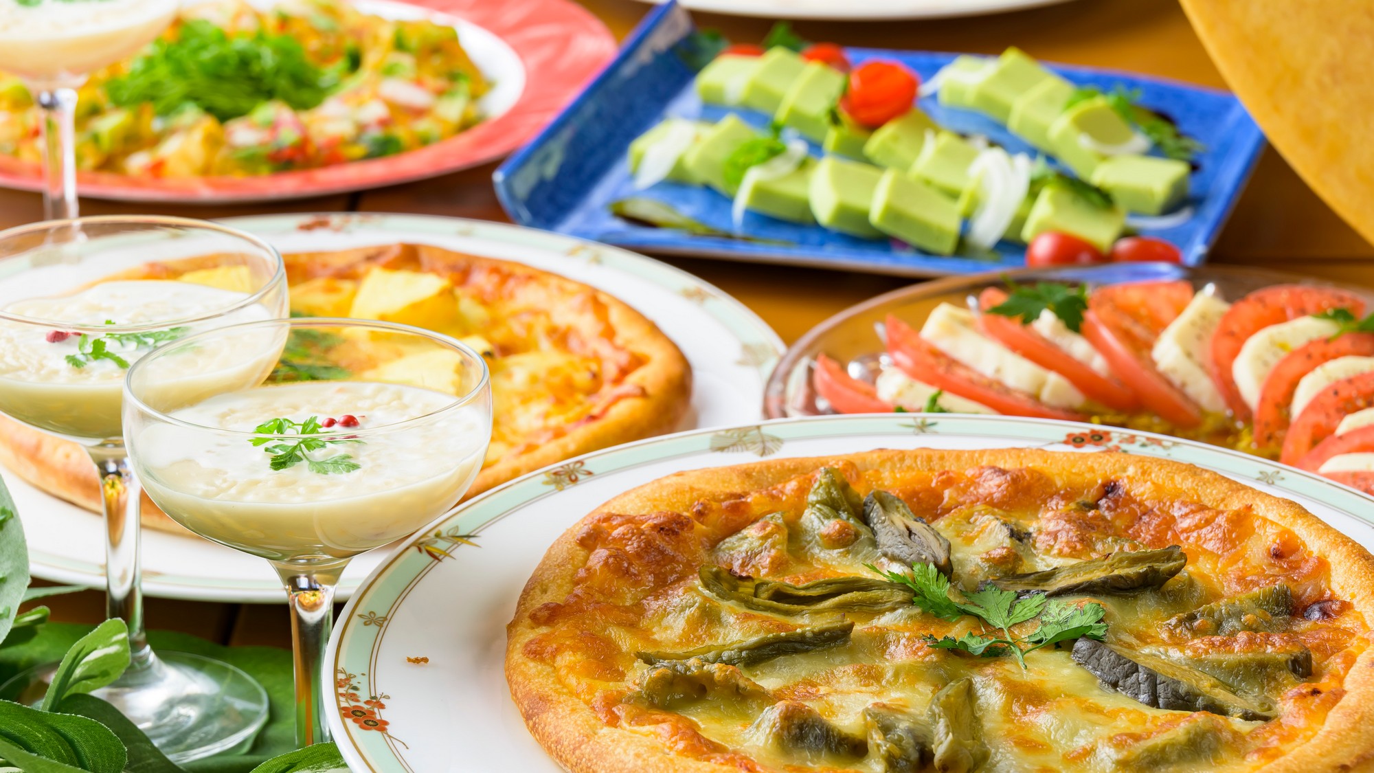 ピザやパスタなどイタリア料理も堪能できます！