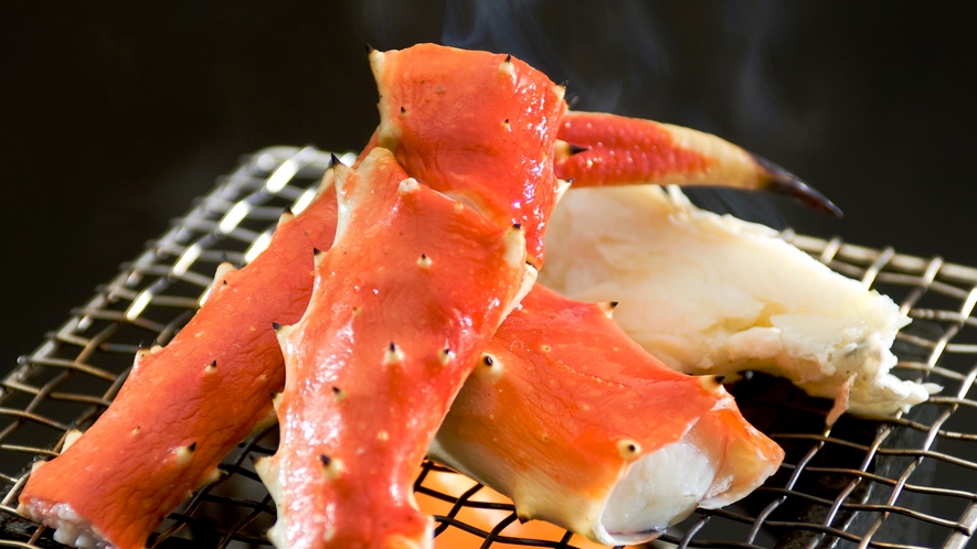 【焼きたらば蟹】炙るといい匂いが・・・濃厚な蟹の旨みをご堪能下さいませ。