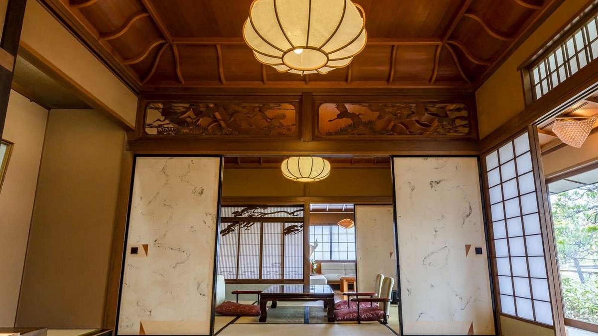 仙渓園「桧」格子天井が美しい、日本ならではの和の設え。