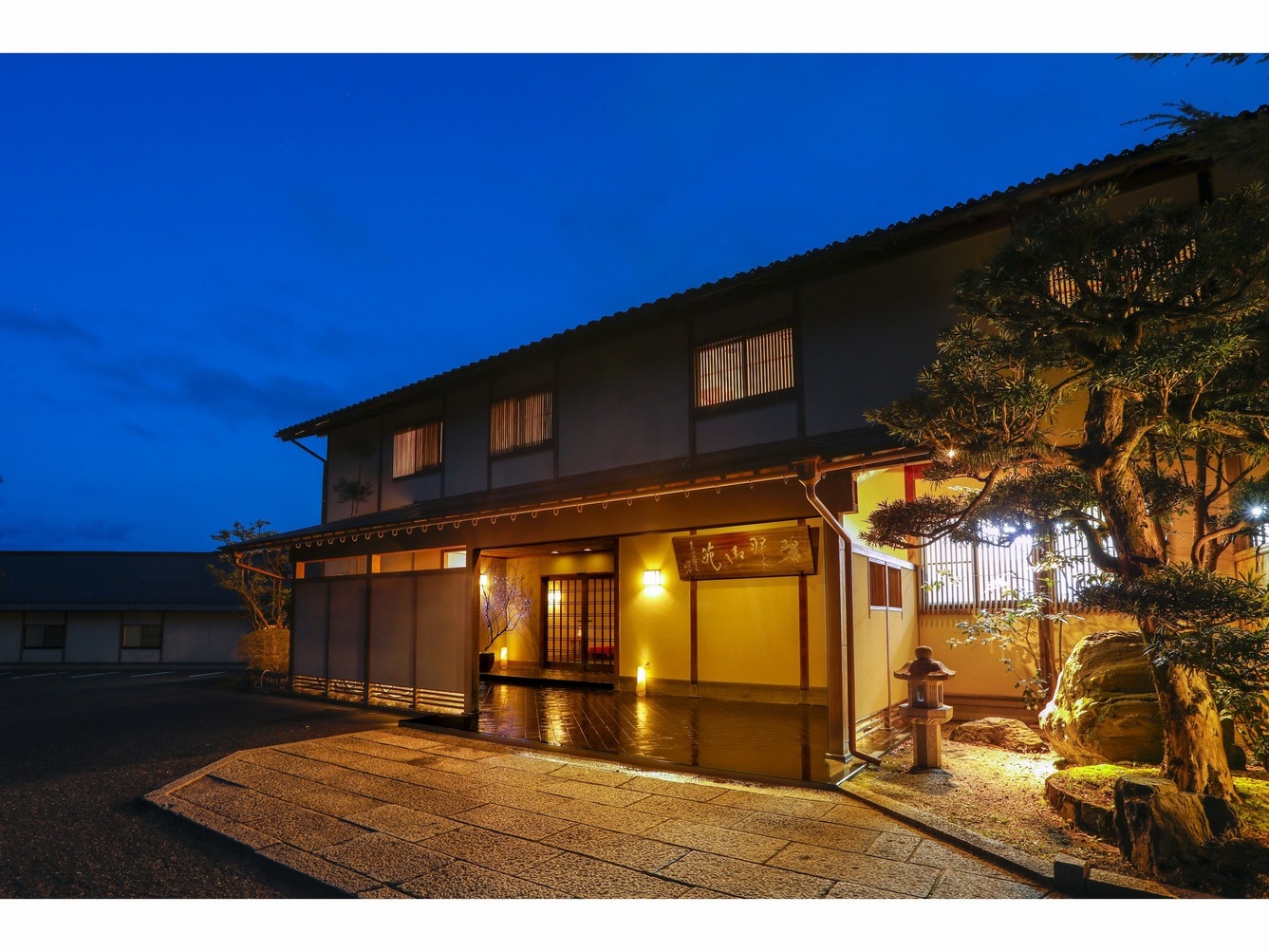 【旬を楽しむグルメと温泉旅】丹後久美浜の夏〜暁（あかつき）〜料理長特選会席