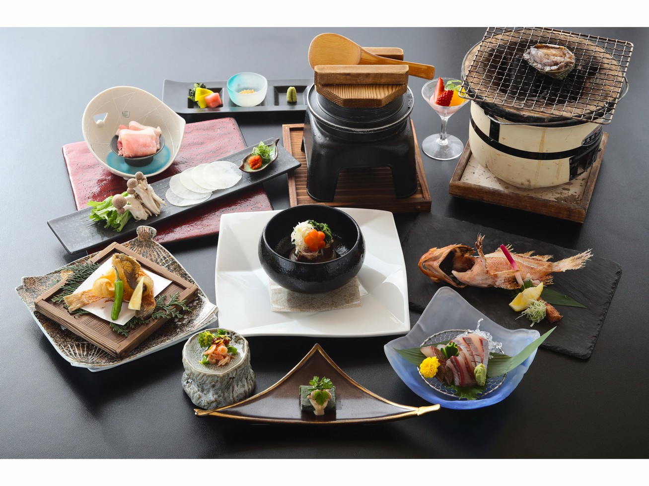 【料理長おまかせ会席】“その日だけの美味”に出会う一泊｜絶景温泉と11時アウト特典付