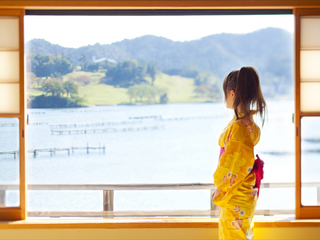 客室より久美浜湾を望む（松風の間）