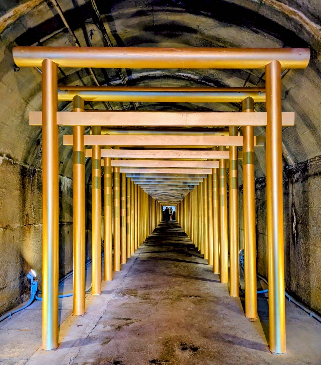 【土肥金山】お車で約3分で到着致します。