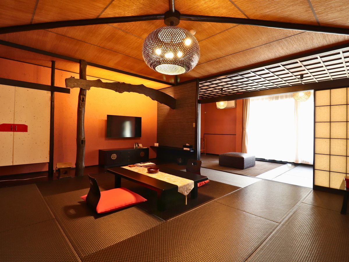 【西の丸】本間+寝屋（畳和ベッド）※階段利用