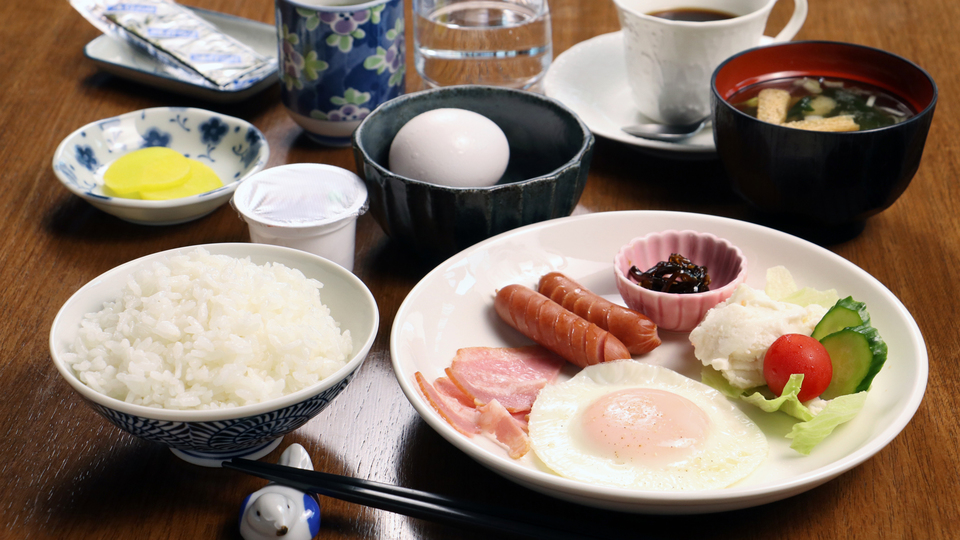 【朝食付】遅めの到着の方におすすめ！22時までチェックインOK◎〈朝食は日替わり和定食〉