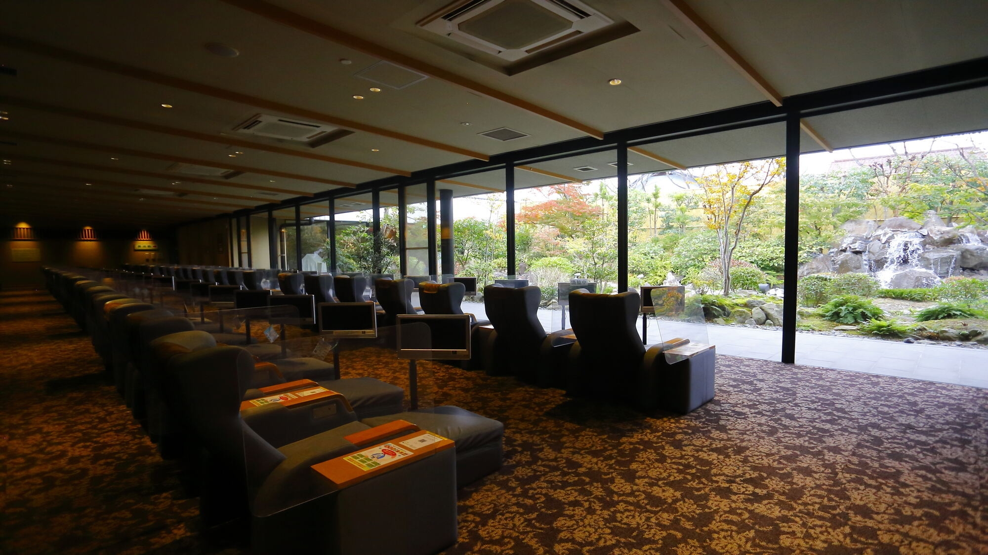 ＜お一人様限定・食事なし＞当日予約OK！ビジネスや一人旅にピッタリ★隣接スパ利用券付！【特典付】