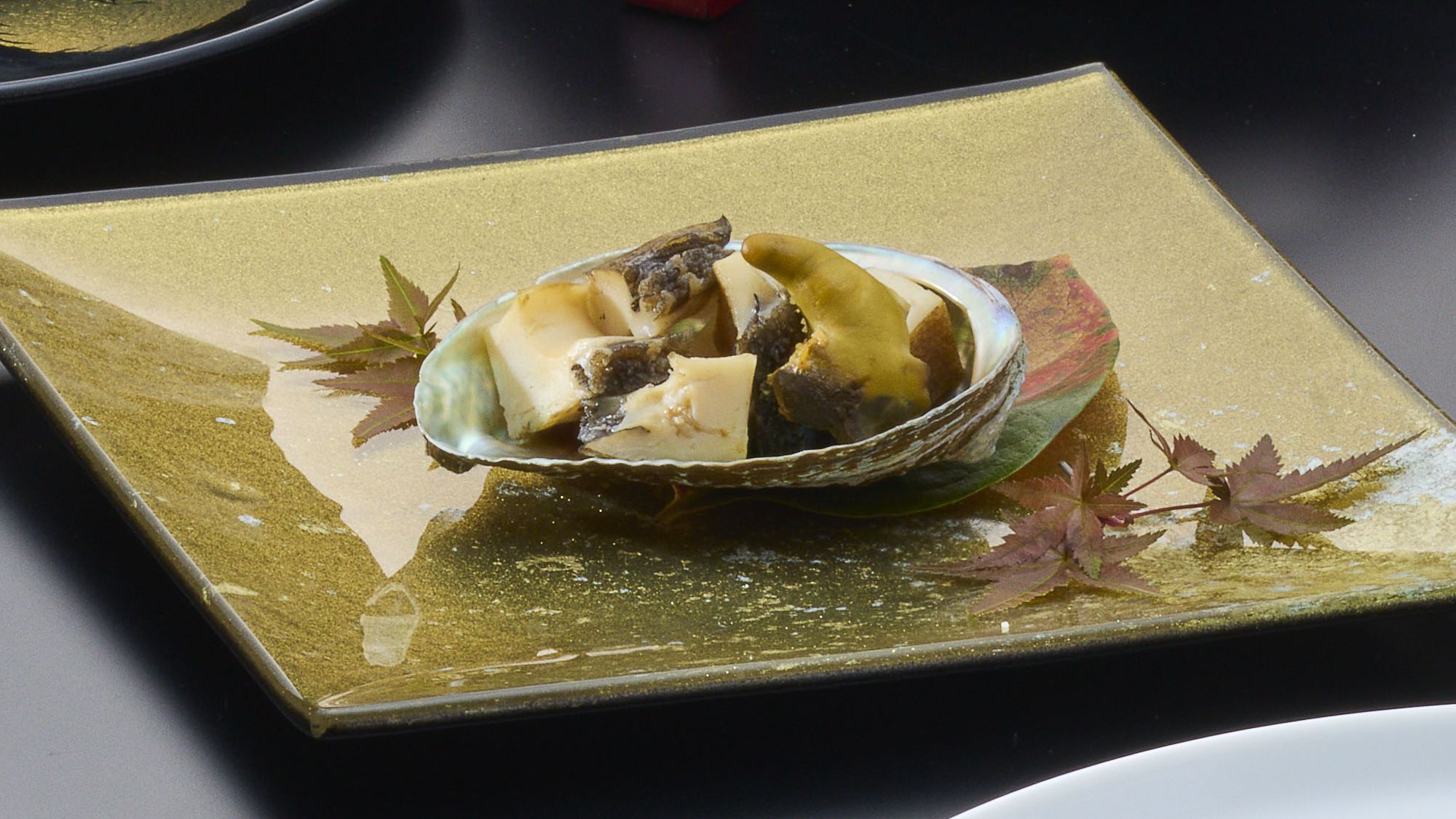 【ご夕食】熊野絢爛割烹-白龍-／焼肴＜鮑のバター焼き＞