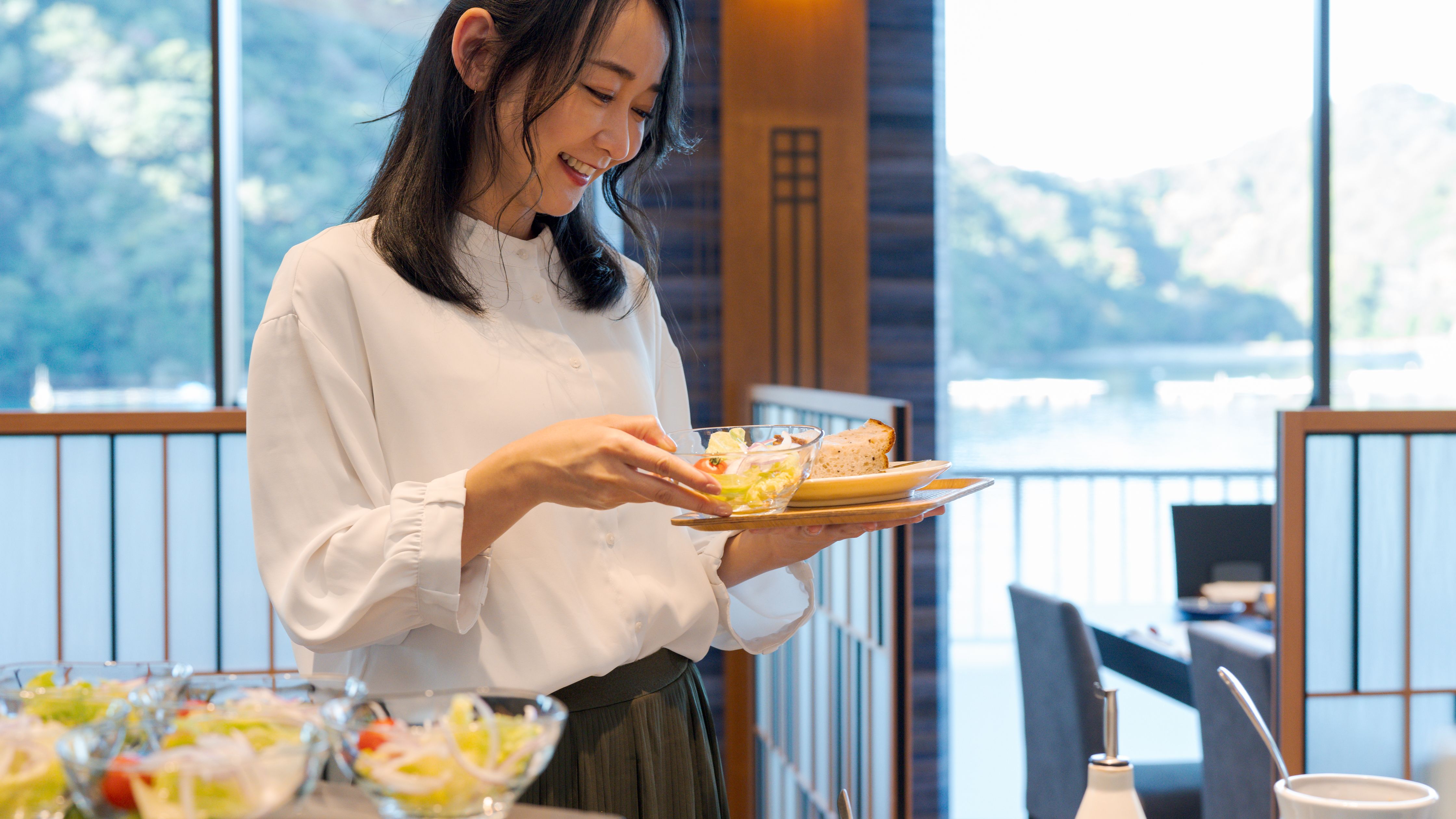 【ダイニング】熊野の恵／ご朝食ではお膳料理の他、ハーフビュッフェをご用意しております