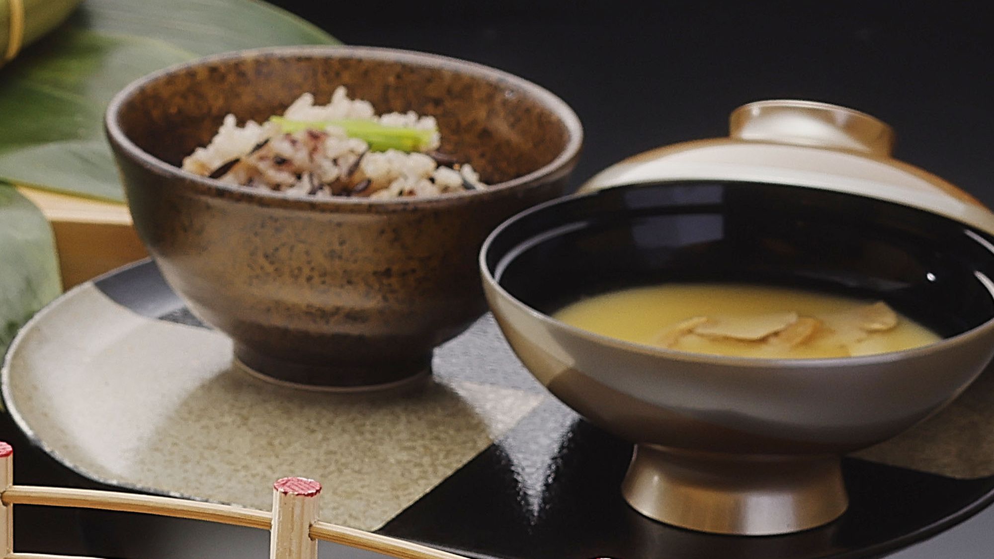 【ご夕食】熊野絢爛割烹-白龍-／御飯＜鯛とひじきの炊き込みご飯＞