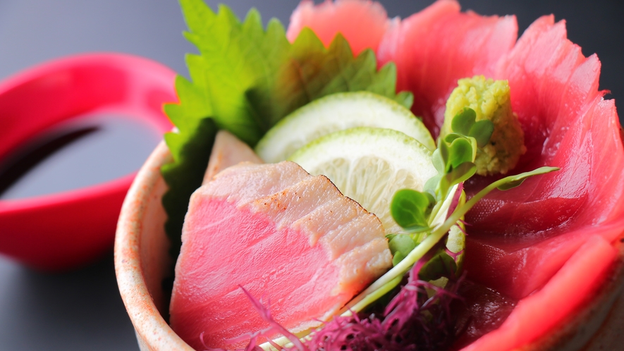 名物「マグロ丼」