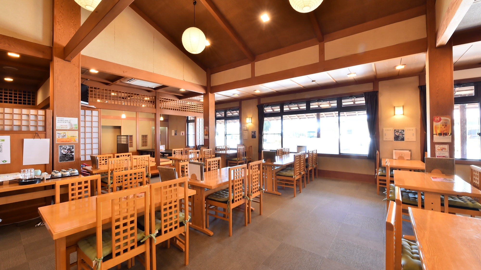 1階お食事処「ひのき」