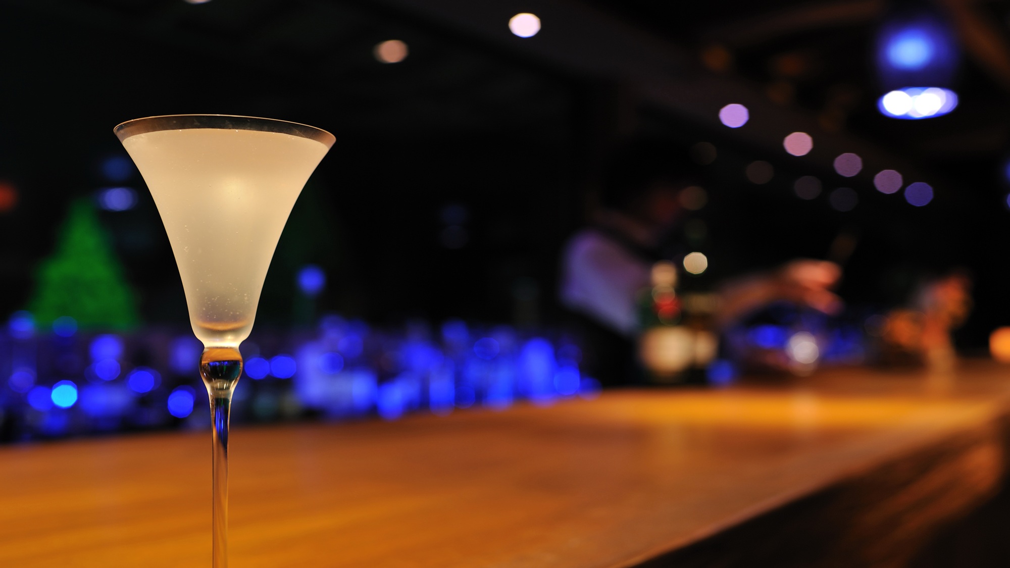 宿泊者専用のラウンジバー　カクテル