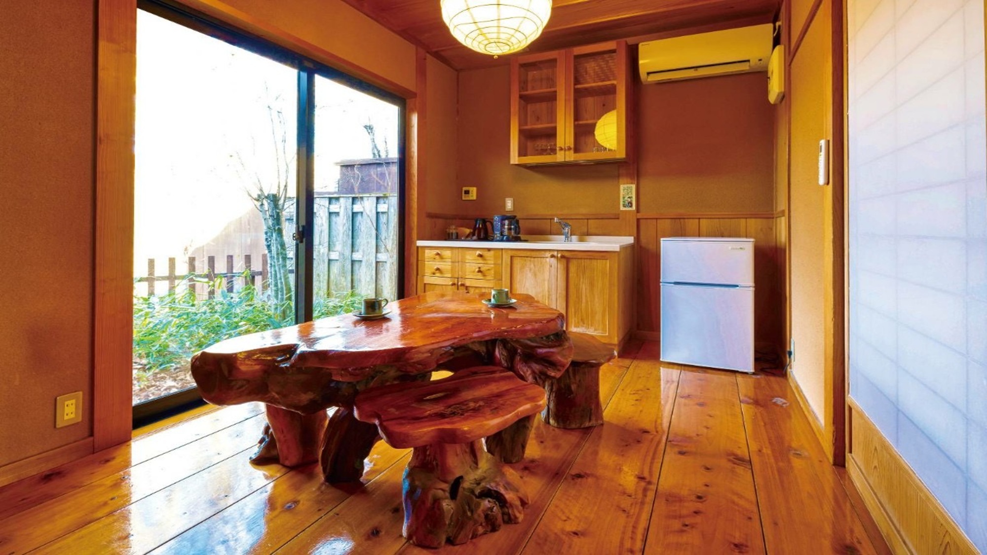  離れ客室  喫茶室（写真は一例）