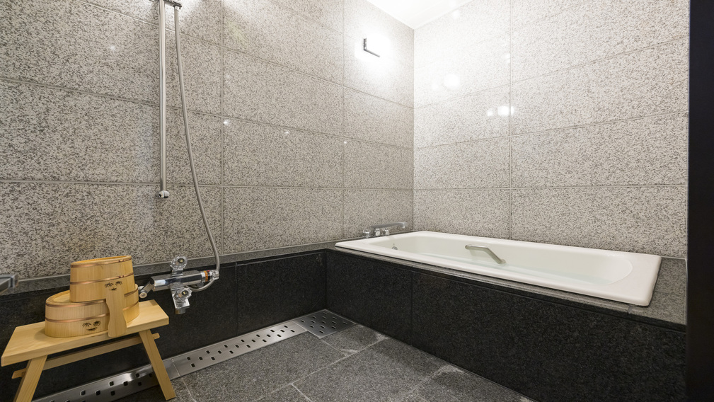 西館特別室浴室2000×1125