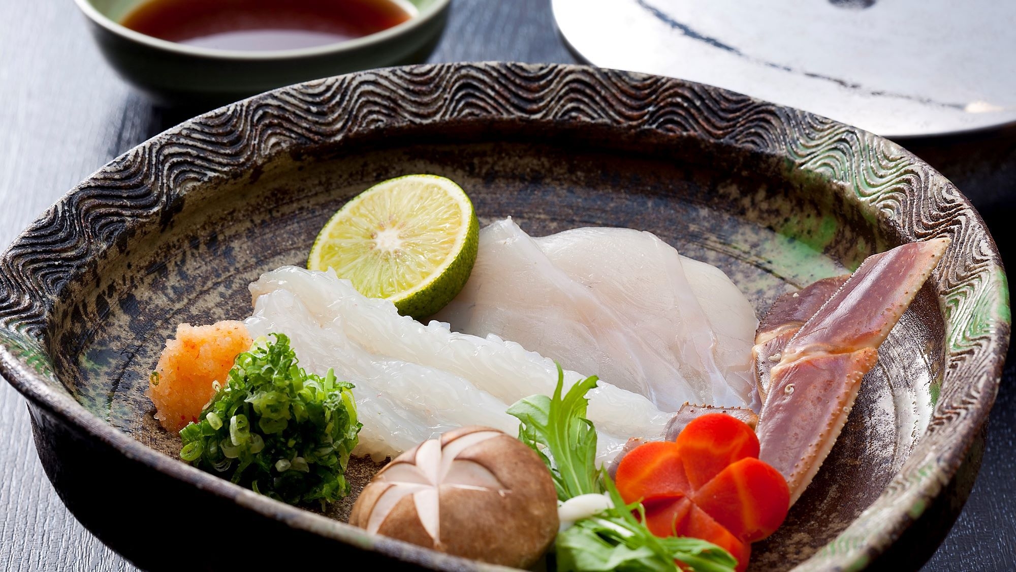 【お部屋食】「冬の極み懐石」〜冬の味覚の両雄・下関産天然河豚と浜坂産松葉蟹をさまざまな調理法で堪能〜