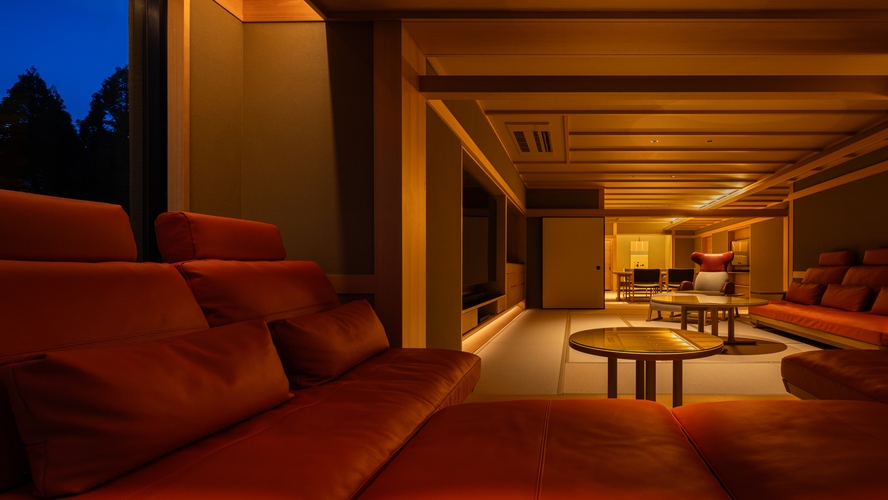 【年末年始限定・お部屋食】ご夕食は「年末年始特別懐石」をお部屋でごゆっくりご賞味ください。