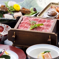 【ゴールデンウィーク限定・お部屋食】ご夕食は「特別懐石」をお部屋でごゆっくりご賞味ください。