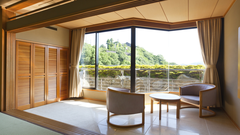 6階和室広縁2000&times;1125