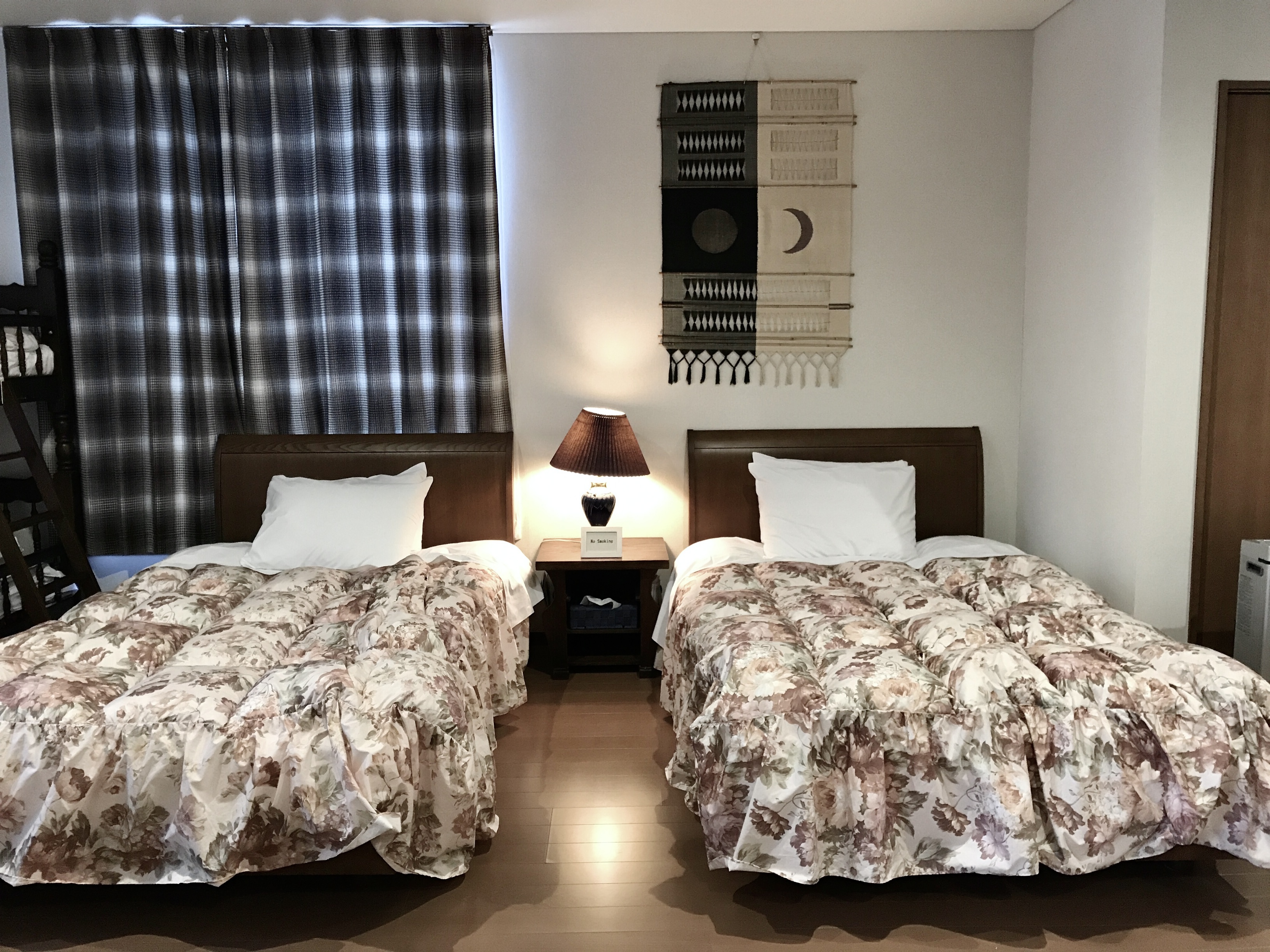 ダブルベッドx2,二段ベッドx1,ソファーベッドx1