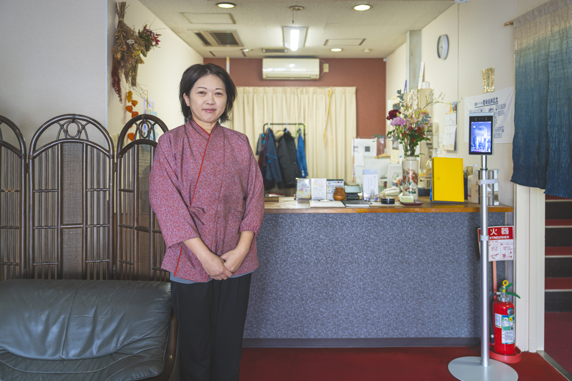 フロント｜女将のお出迎え