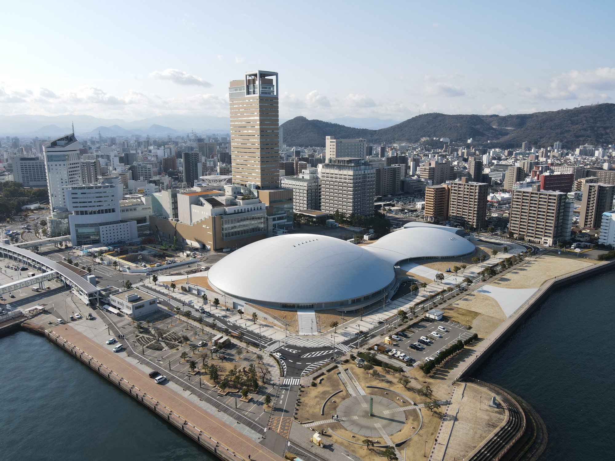 あなぶきアリーナ香川までお車で約40分