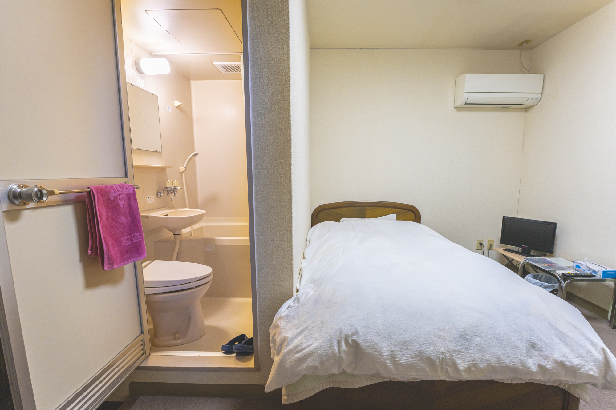 洋室シングル バストイレ付