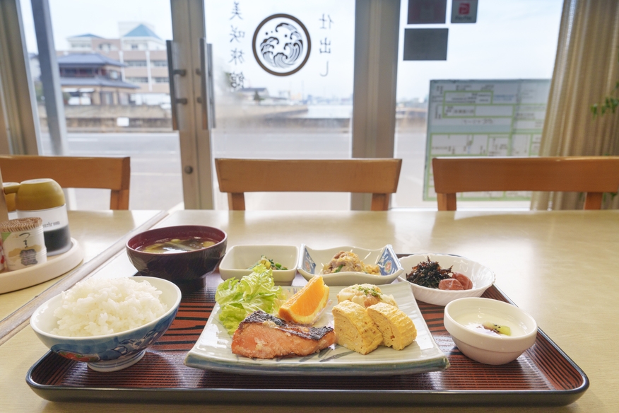【朝食付き】朝は美咲旅館の和朝食｜徒歩2分