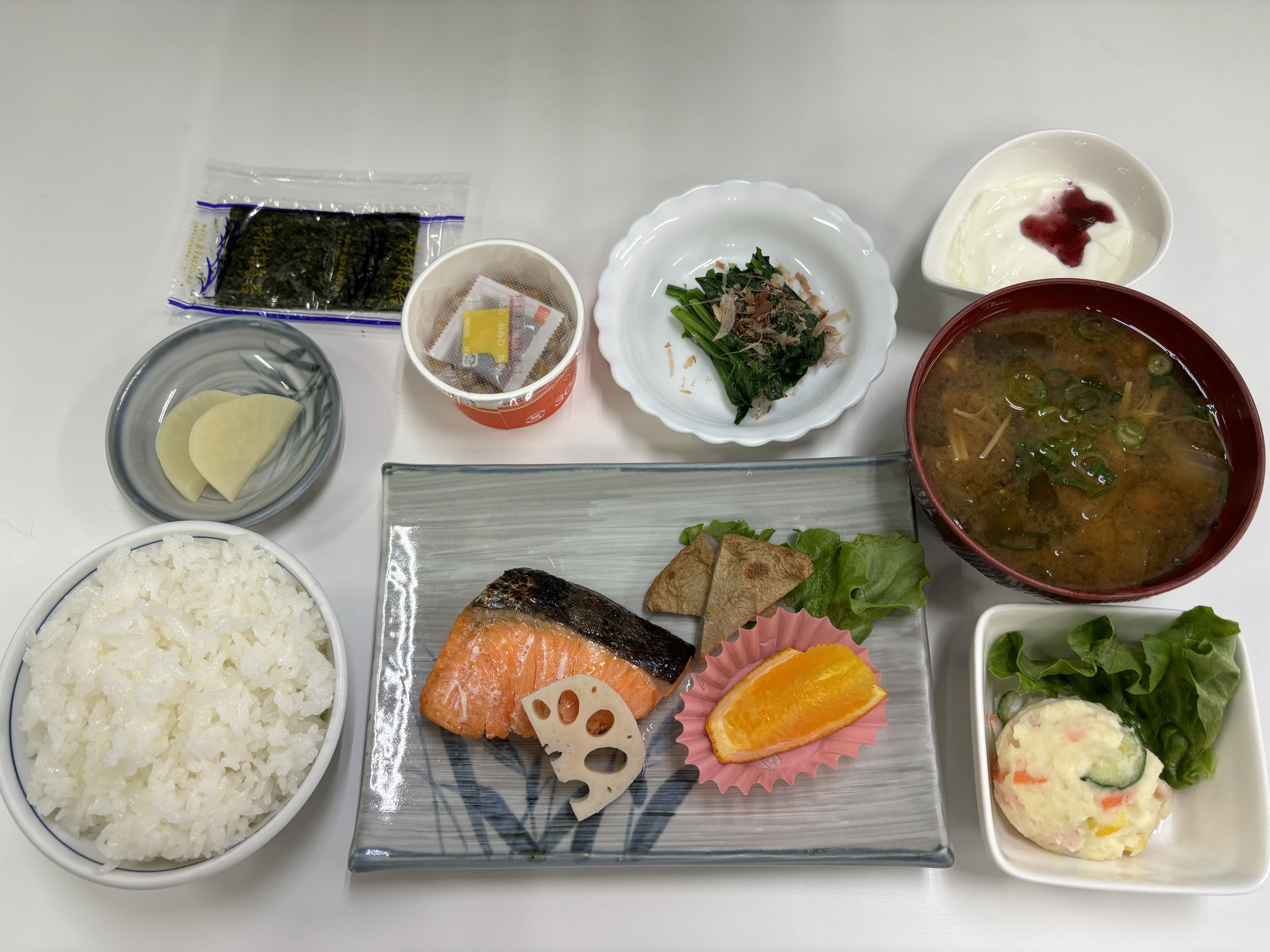 【朝食】料理店自慢の日替わり和定食