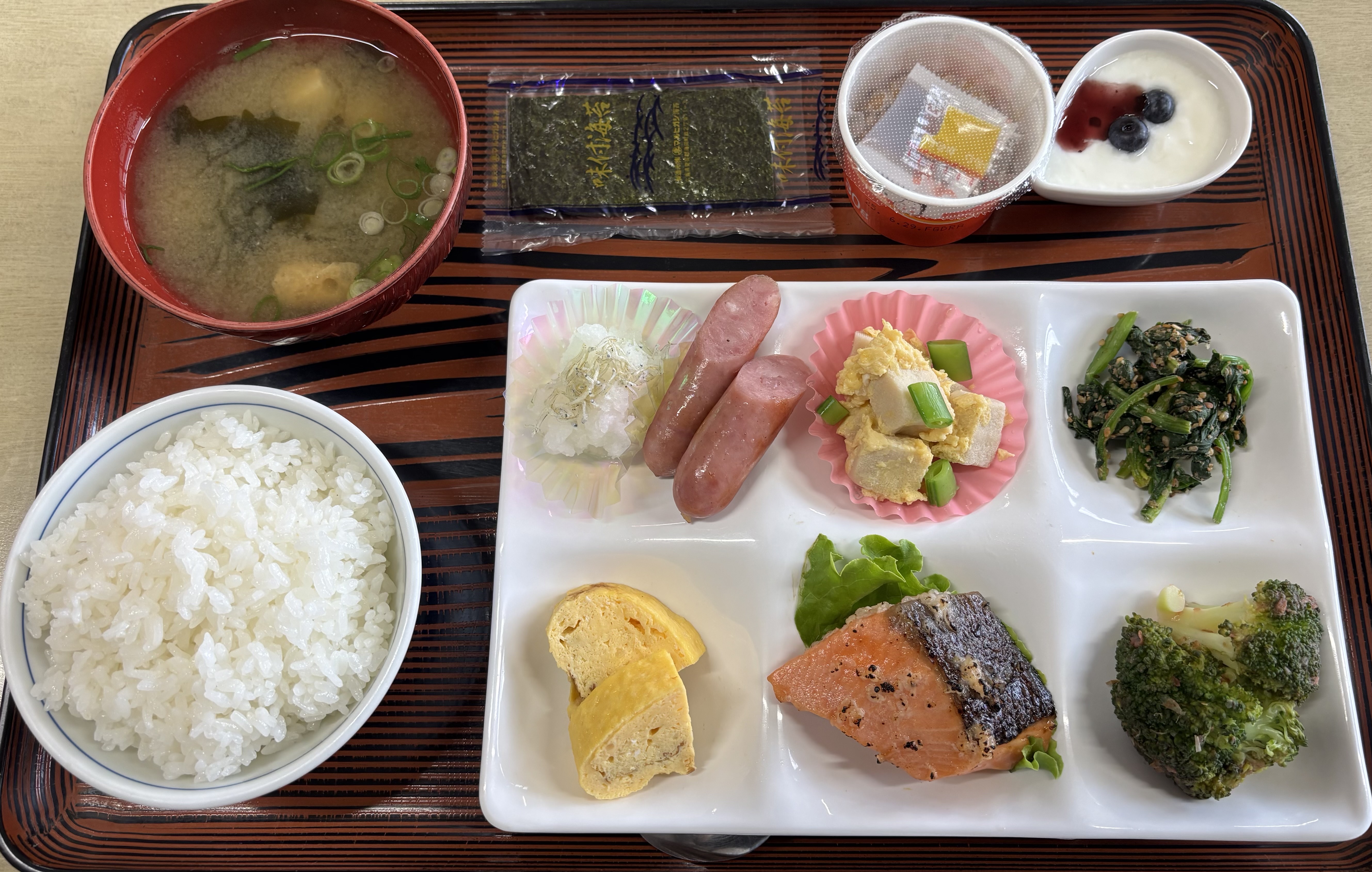 【朝食】料理店自慢の日替わり和定食