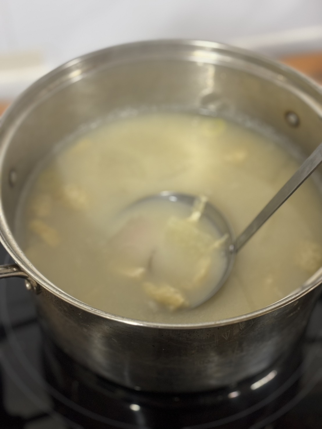 和風の吸い物や中華スープなど日替わりでご用意