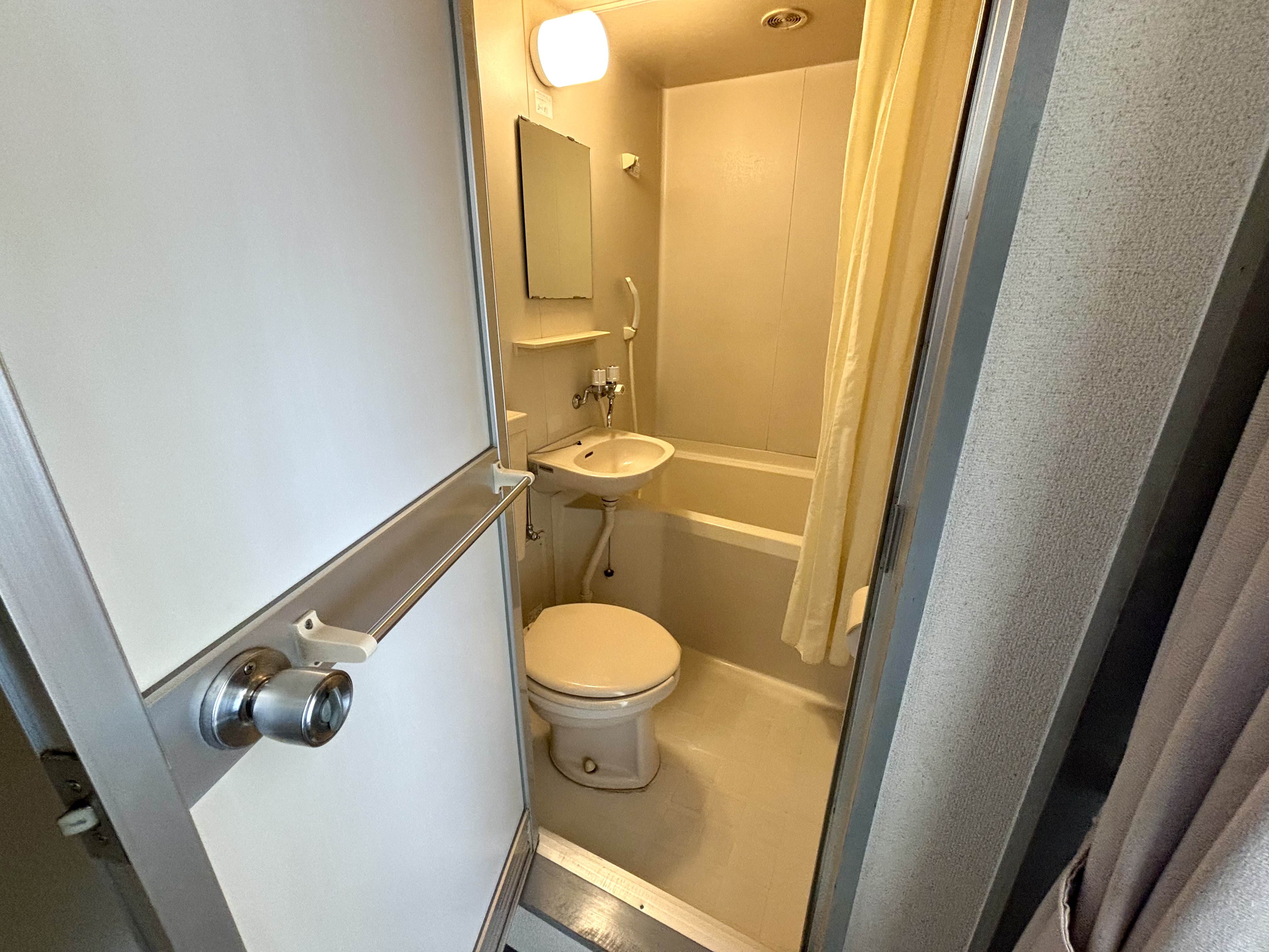 シングル洋室 バス・トイレ付