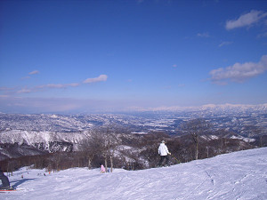 【春スキー応援・中学生も半額！】家計に優しいファミリー応援プラン★一泊朝食付＆商品券500円付