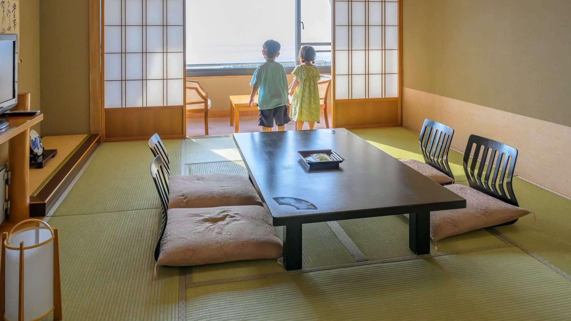 【オーシャンビュー基本和室】ご利用の人数により、10～14帖のお部屋へご案内いたします。