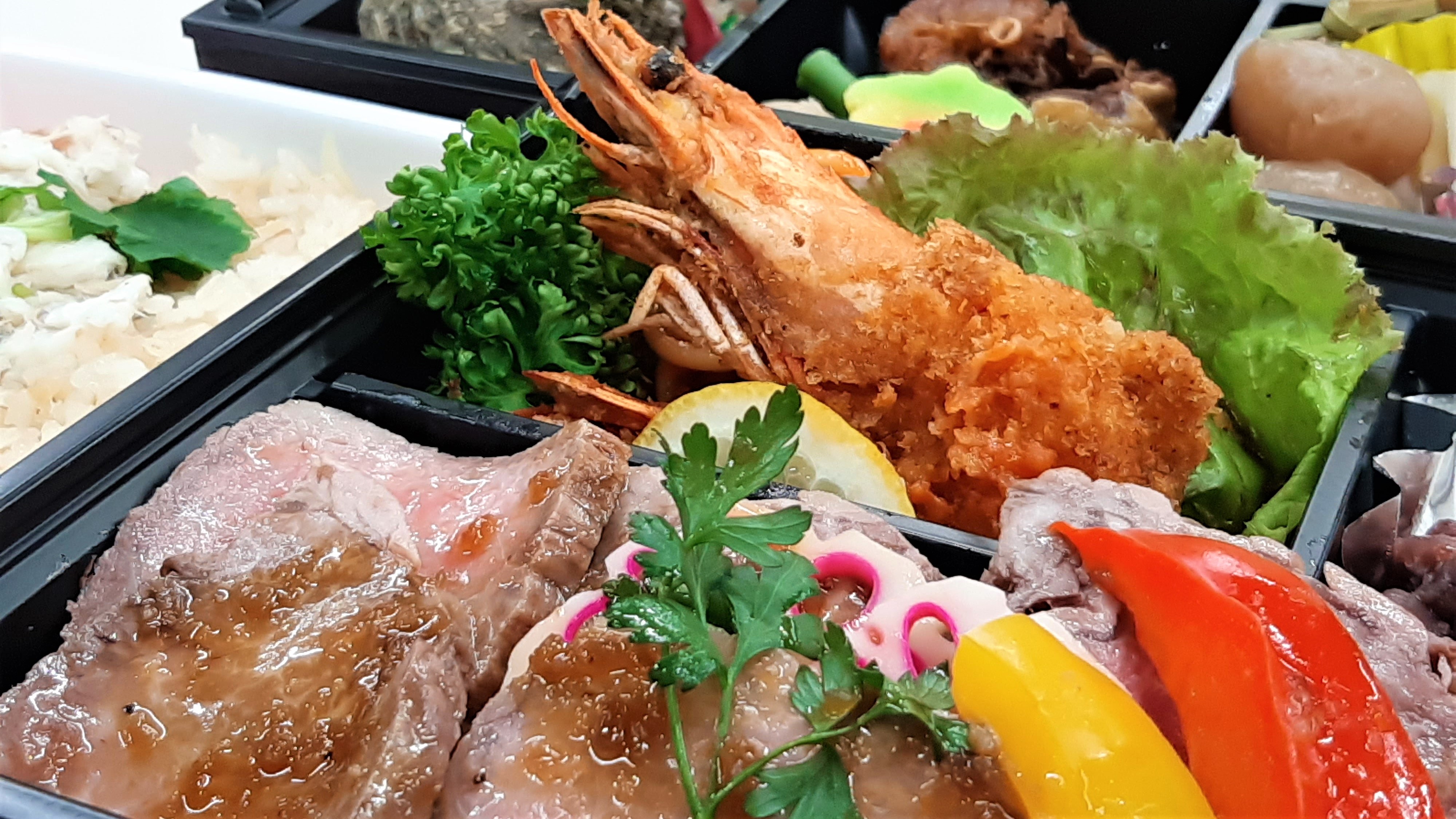 ◇山形牛ローストビーフと庄内の味覚満喫弁当◇※内容は季節等で変わる場合があります。