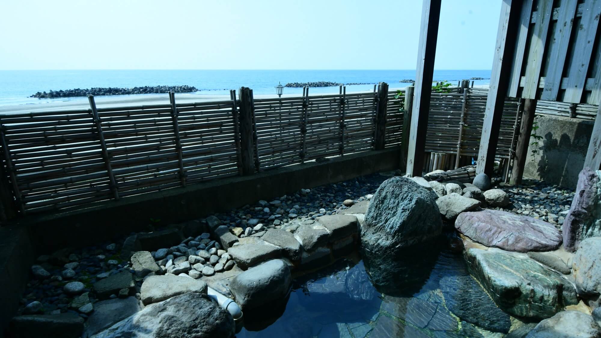 【温泉露天風呂付き離れ】霽海-seikai-　絶景の露天風呂は、もちろん天然温泉。