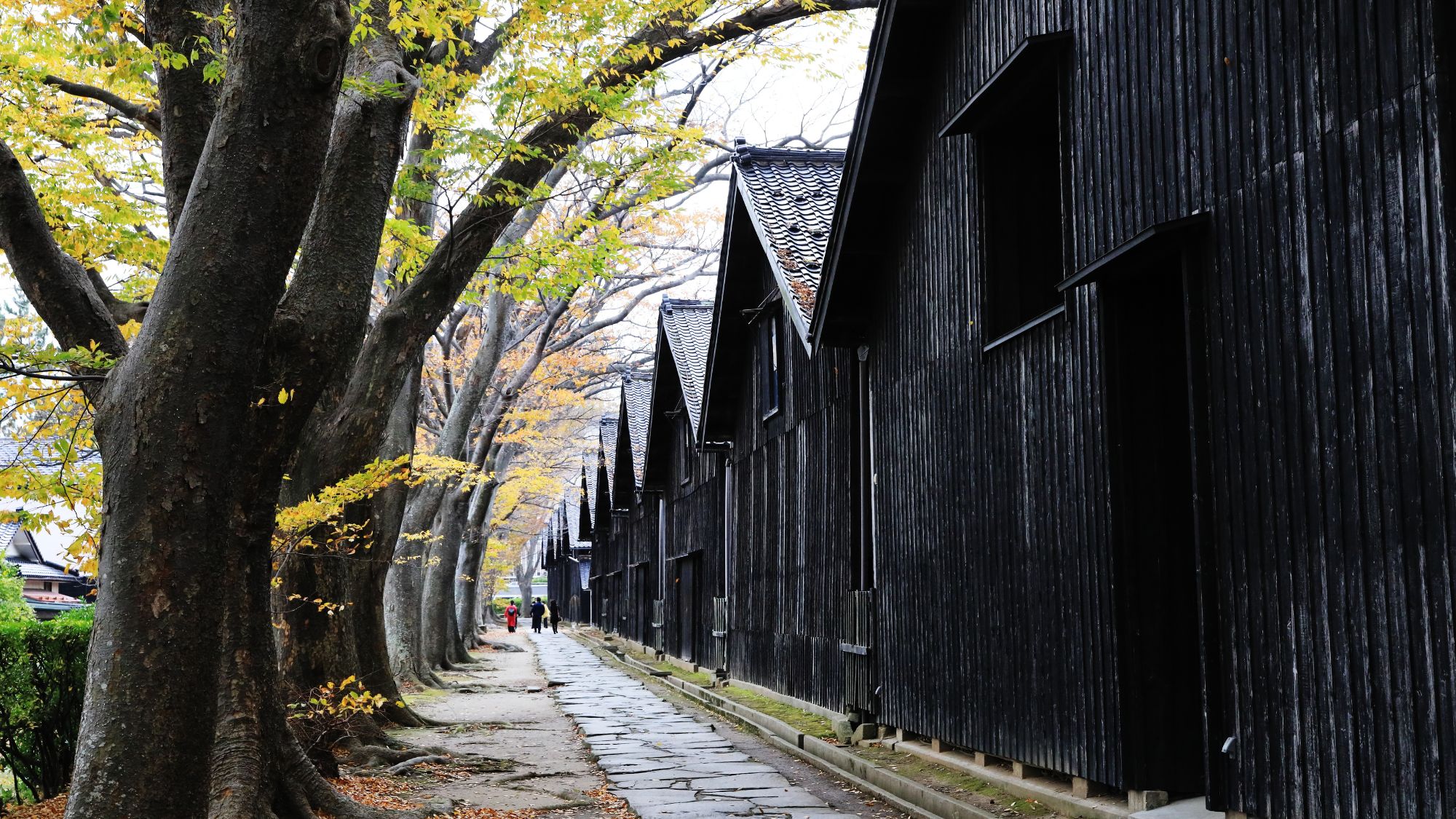 【山居倉庫】当館から車で約25分。歴史的価値が高く、多くの観光客に愛されている施設の1つです。