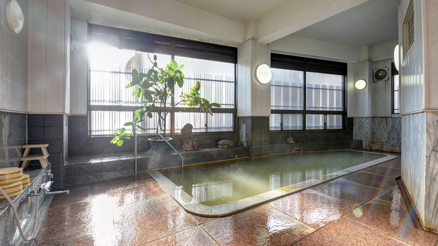 *【大浴場(女湯)】天然の保湿成分「メタケイ酸」が豊富です。