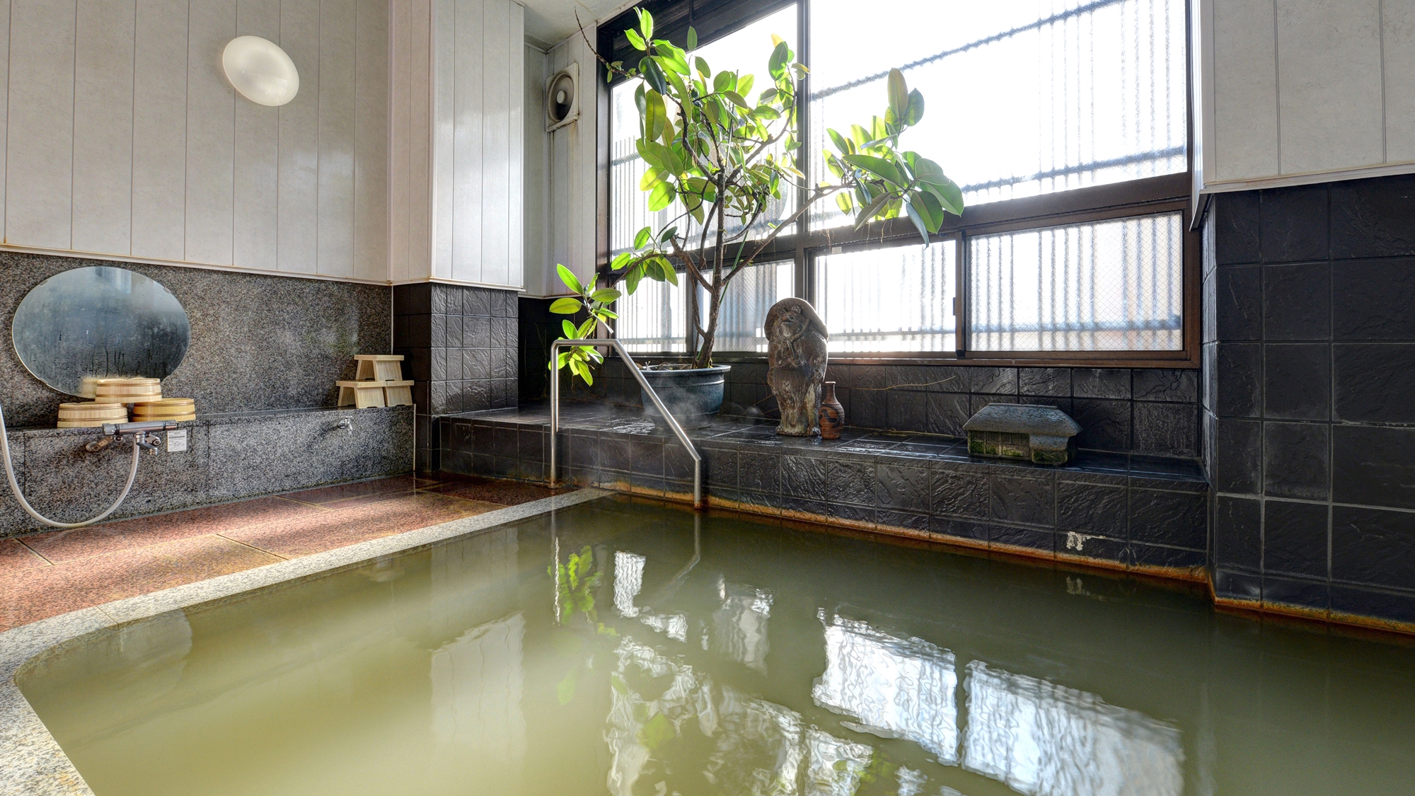 *【大浴場（女湯）】湯上がりのお肌はしっとり・つるつる♪