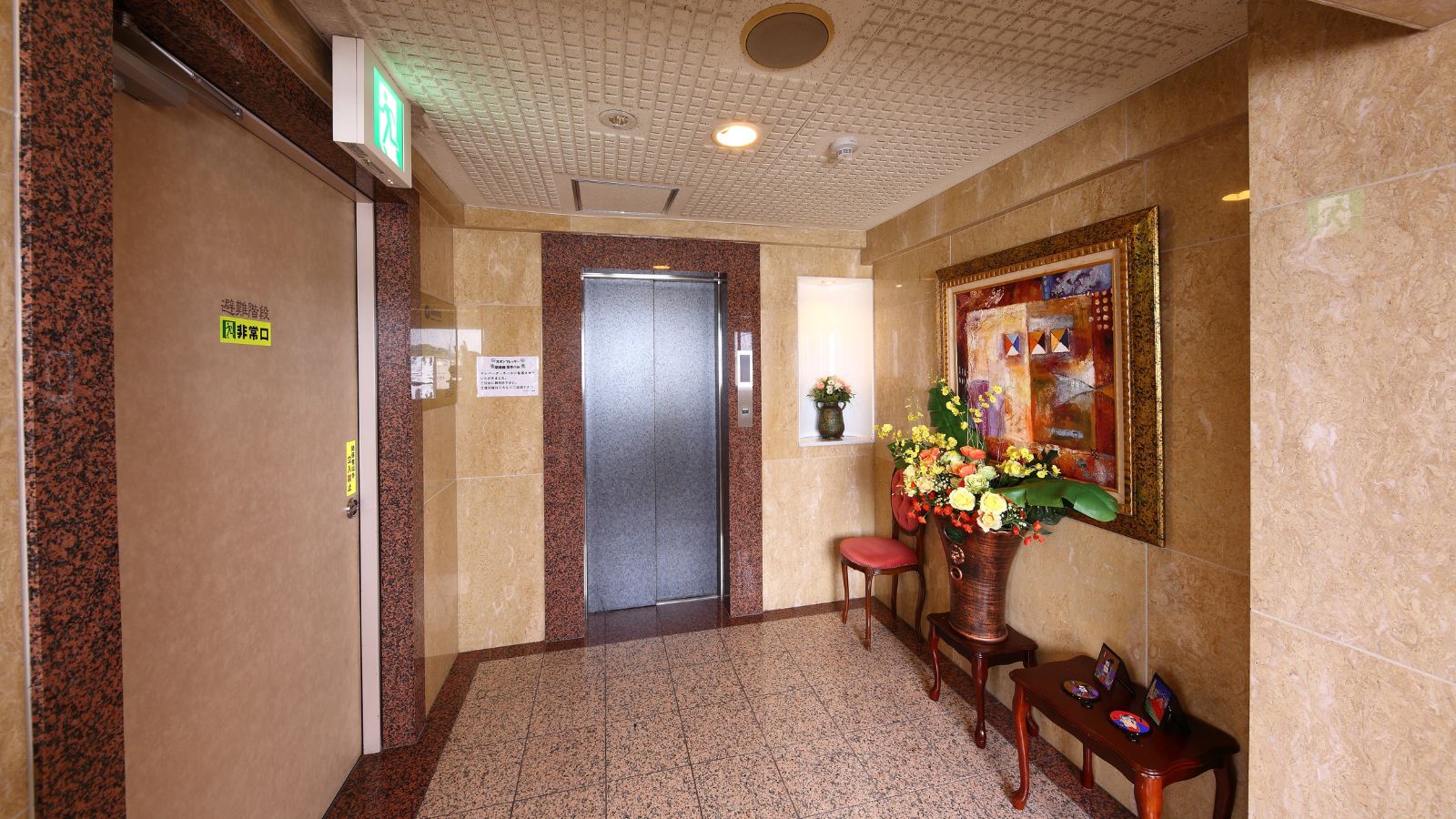 【エレベーターホール】